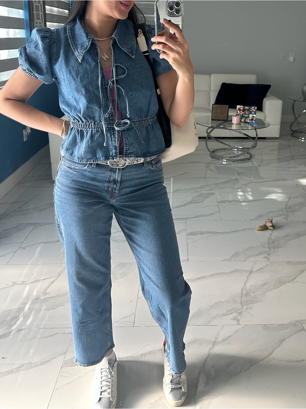AE Stretch Studded High-Waisted Stovepipe Jean. Size: 6 Regular.